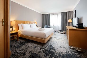 هتل Doubletree By Hilton  Swindon