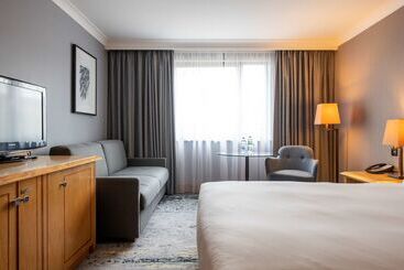 هتل Doubletree By Hilton  Swindon