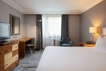 هتل Doubletree By Hilton  Swindon
