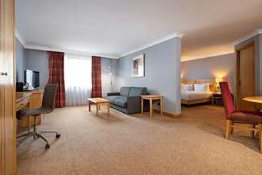 هتل Doubletree By Hilton  Swindon