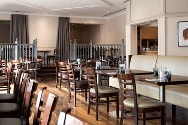 هتل Doubletree By Hilton  Swindon