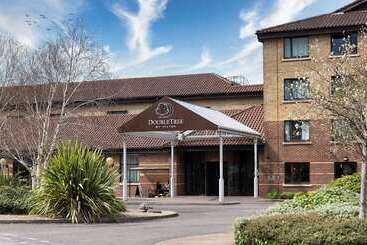 هتل Doubletree By Hilton  Swindon