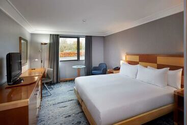 هتل Doubletree By Hilton  Swindon