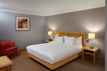 هتل Doubletree By Hilton  Swindon