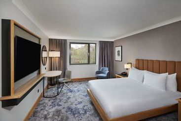 هتل Doubletree By Hilton  Swindon