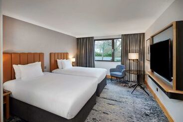 هتل Doubletree By Hilton  Swindon