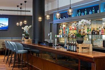 هتل Doubletree By Hilton  Swindon