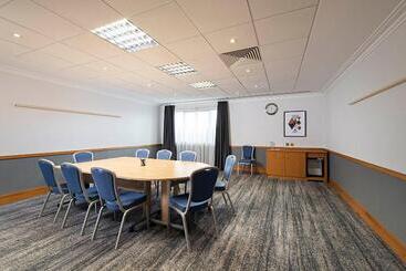 هتل Doubletree By Hilton  Swindon