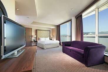 Hilton Cardiff - Cardiff