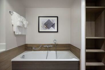 هتل Hilton London Croydon