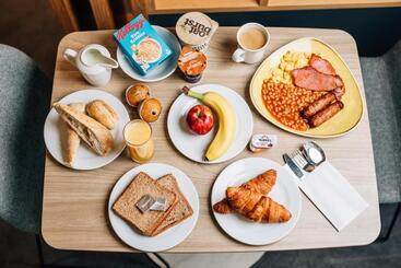 هتل Holiday Inn Express Belfast City, An Ihg