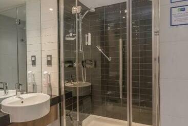 هتل Holiday Inn Express Preston South, An Ihg