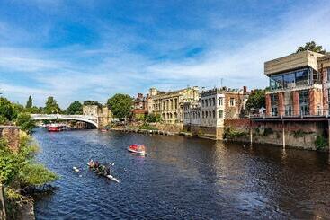 هتل Holiday Inn Express York, An Ihg