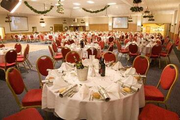 בית מלון כפרי Holiday Inn Wolverhampton   Racecourse, An Ihg