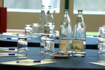 בית מלון כפרי Holiday Inn Wolverhampton   Racecourse, An Ihg