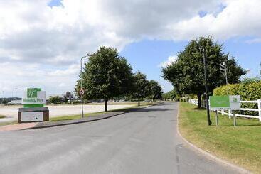 בית מלון כפרי Holiday Inn Wolverhampton   Racecourse, An Ihg