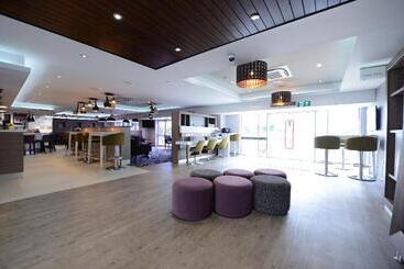 בית מלון כפרי Holiday Inn Wolverhampton   Racecourse, An Ihg