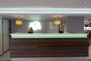 בית מלון כפרי Holiday Inn Wolverhampton   Racecourse, An Ihg