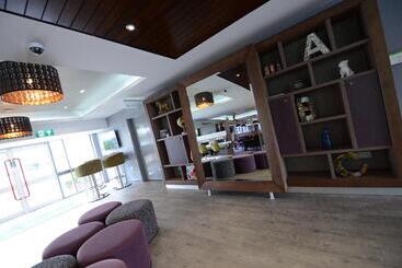 בית מלון כפרי Holiday Inn Wolverhampton   Racecourse, An Ihg