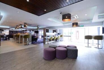 בית מלון כפרי Holiday Inn Wolverhampton   Racecourse, An Ihg