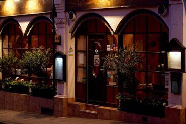 هتل La Gaffe   Bed And Breakfast