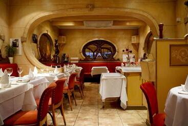 هتل La Gaffe   Bed And Breakfast