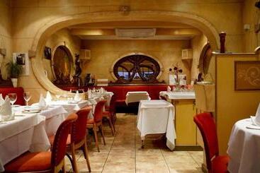 هتل La Gaffe   Bed And Breakfast