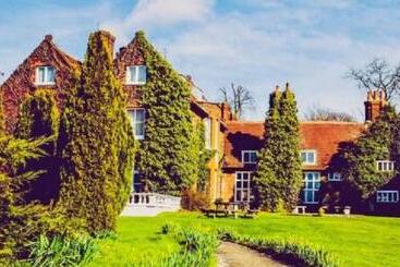 هتل Letchworth Hall
