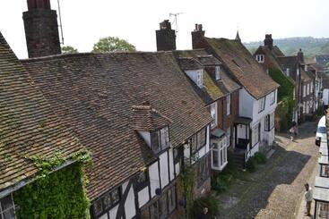 هتل Mermaid Inn