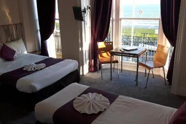 هتل New Madeira Seafront