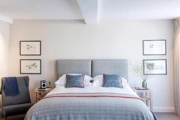 בית מלון כפרי Old Bank