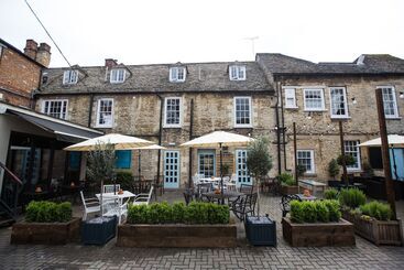 هتل The Blue Boar