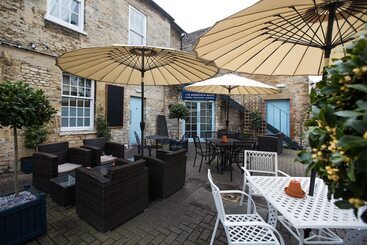 هتل The Blue Boar