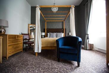 هتل The Blue Boar