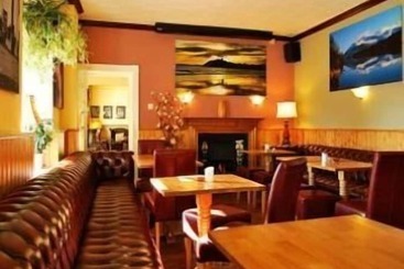 Lion Hotel & Studio Apartments