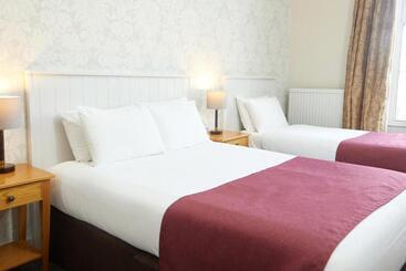 Lamb Hotel By Greene King Inns