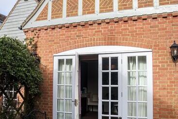 Langshott Manor   Luxury Hotel Gatwick