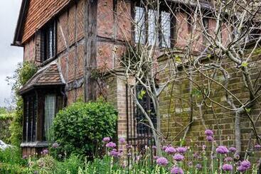 Langshott Manor   Luxury Hotel Gatwick