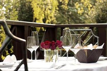 Langshott Manor   Luxury Hotel Gatwick