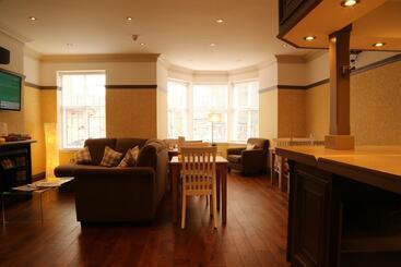 هتل B+b York