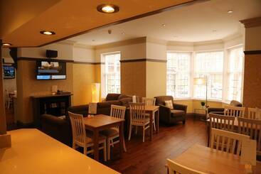 هتل B+b York