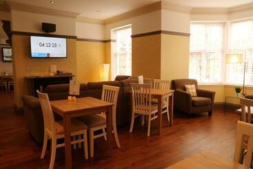 هتل B+b York