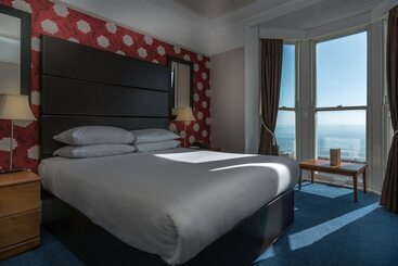 Queens Hotel & Spa