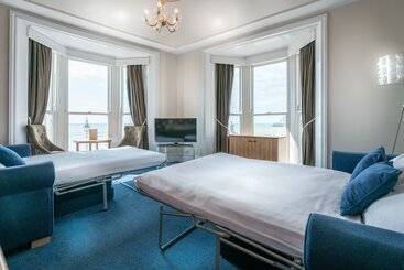 Queens Hotel & Spa