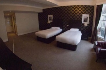 Queens Hotel & Spa