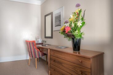 Queens Hotel & Spa