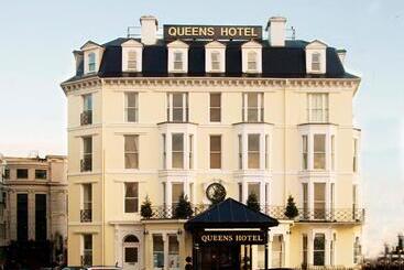 Queens Hotel & Spa