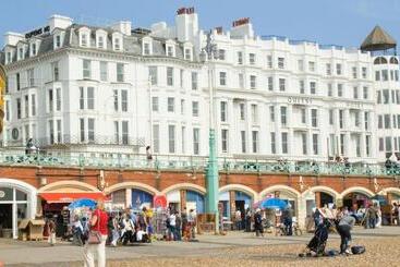 Queens Hotel & Spa