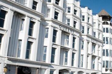 Queens Hotel & Spa