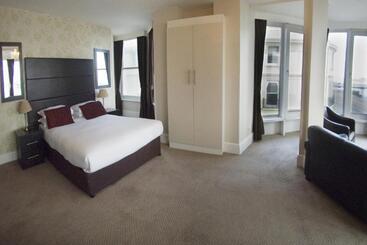 Queens Hotel & Spa